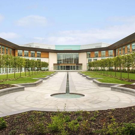 Hilton At St George'S Park Hotel Burton-upon-Trent Eksteriør billede