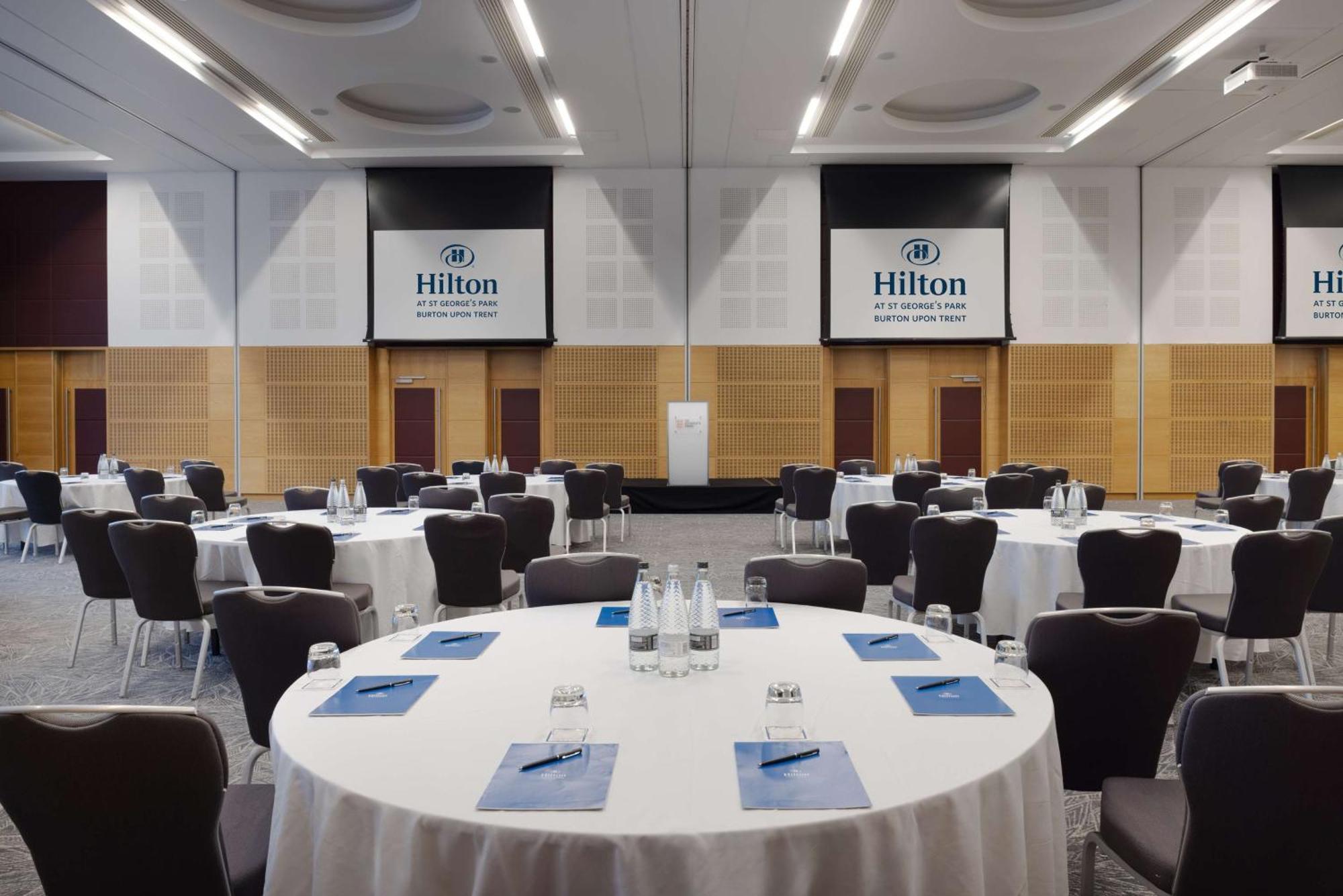 Hilton At St George'S Park Hotel Burton-upon-Trent Eksteriør billede