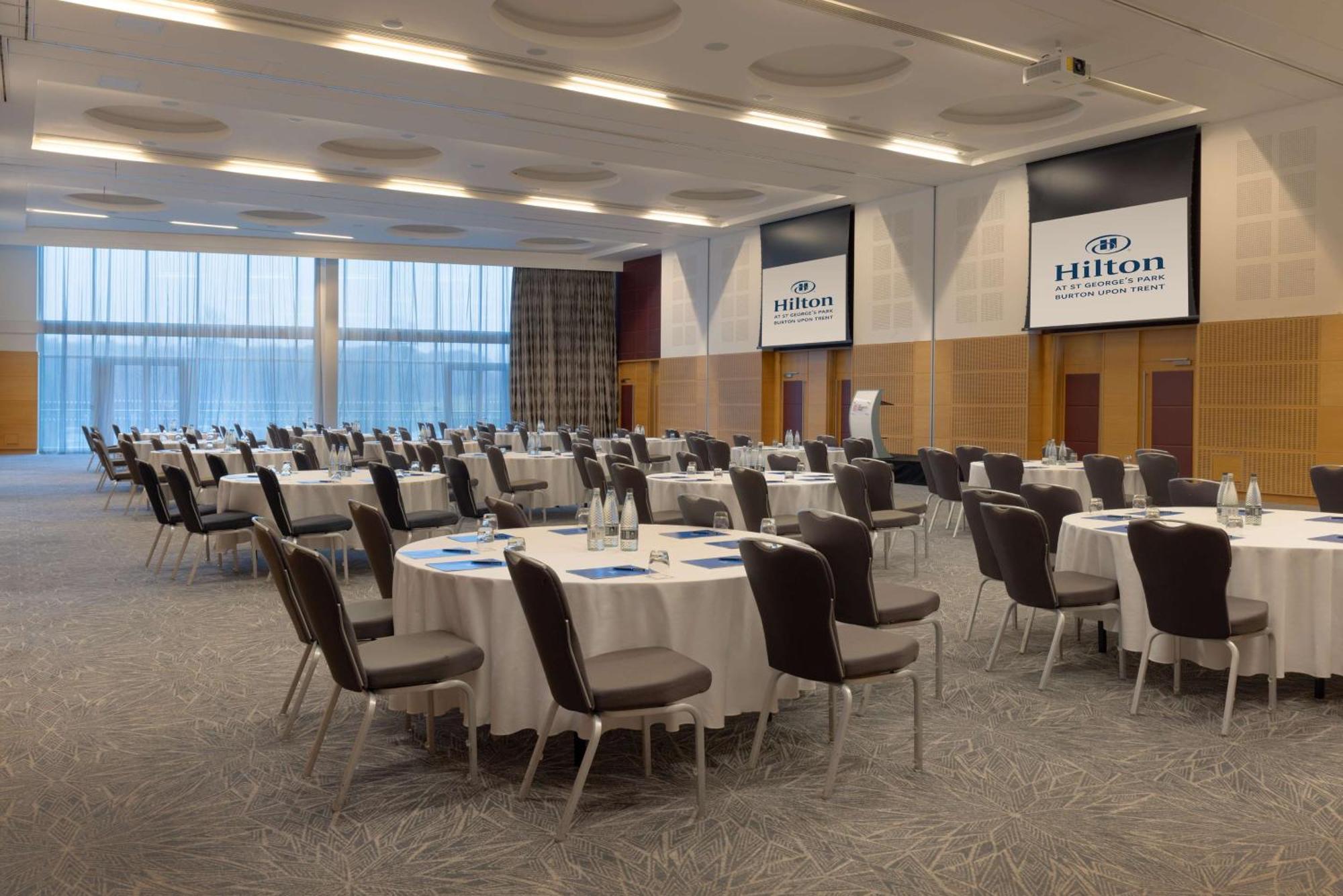 Hilton At St George'S Park Hotel Burton-upon-Trent Eksteriør billede