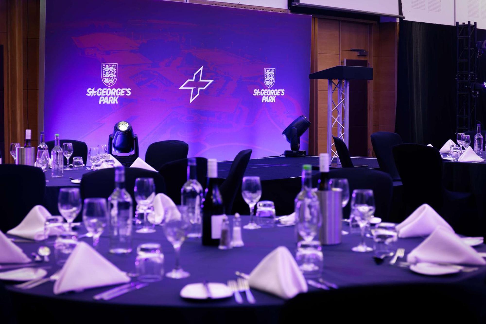 Hilton At St George'S Park Hotel Burton-upon-Trent Eksteriør billede