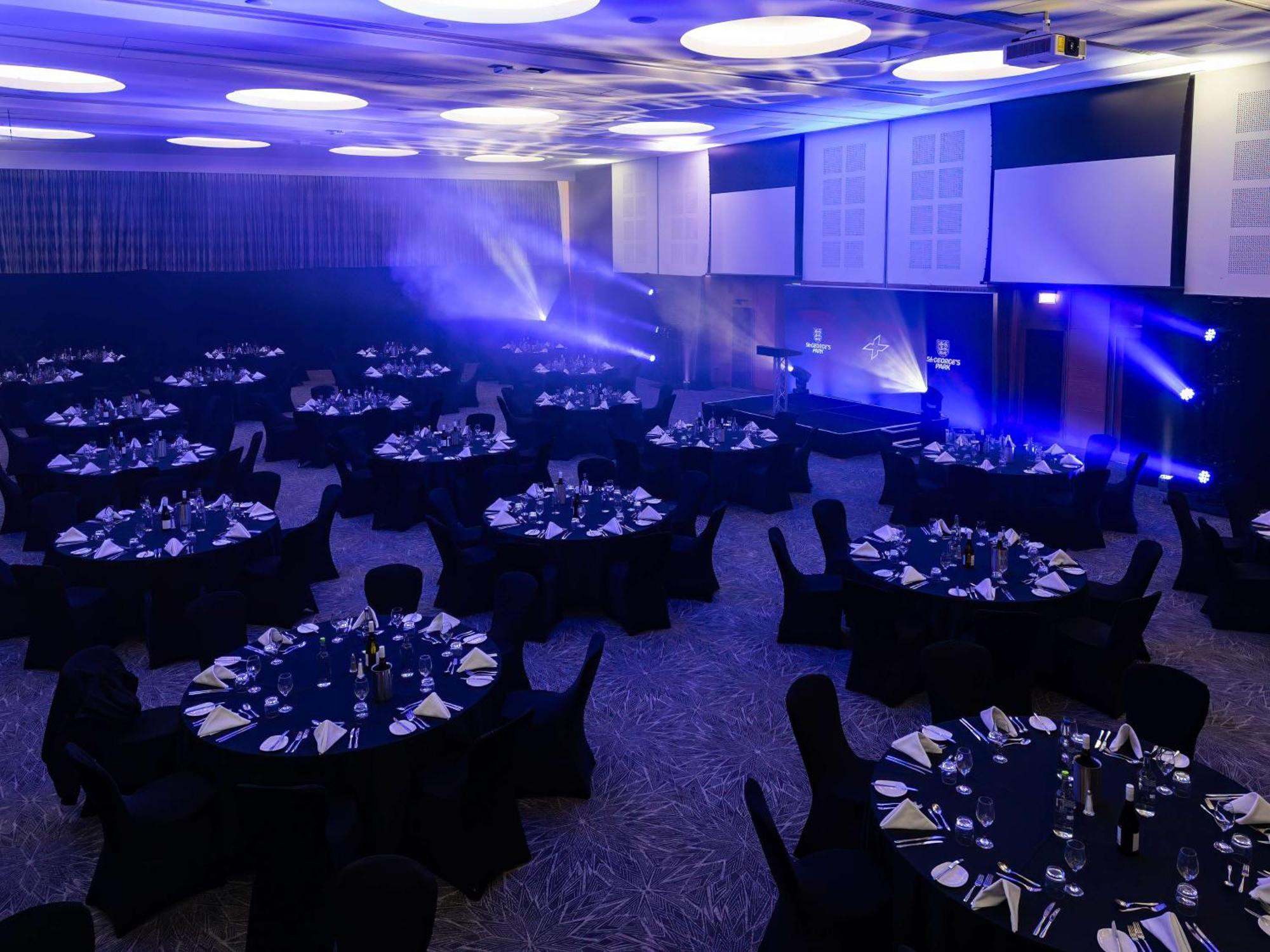 Hilton At St George'S Park Hotel Burton-upon-Trent Eksteriør billede