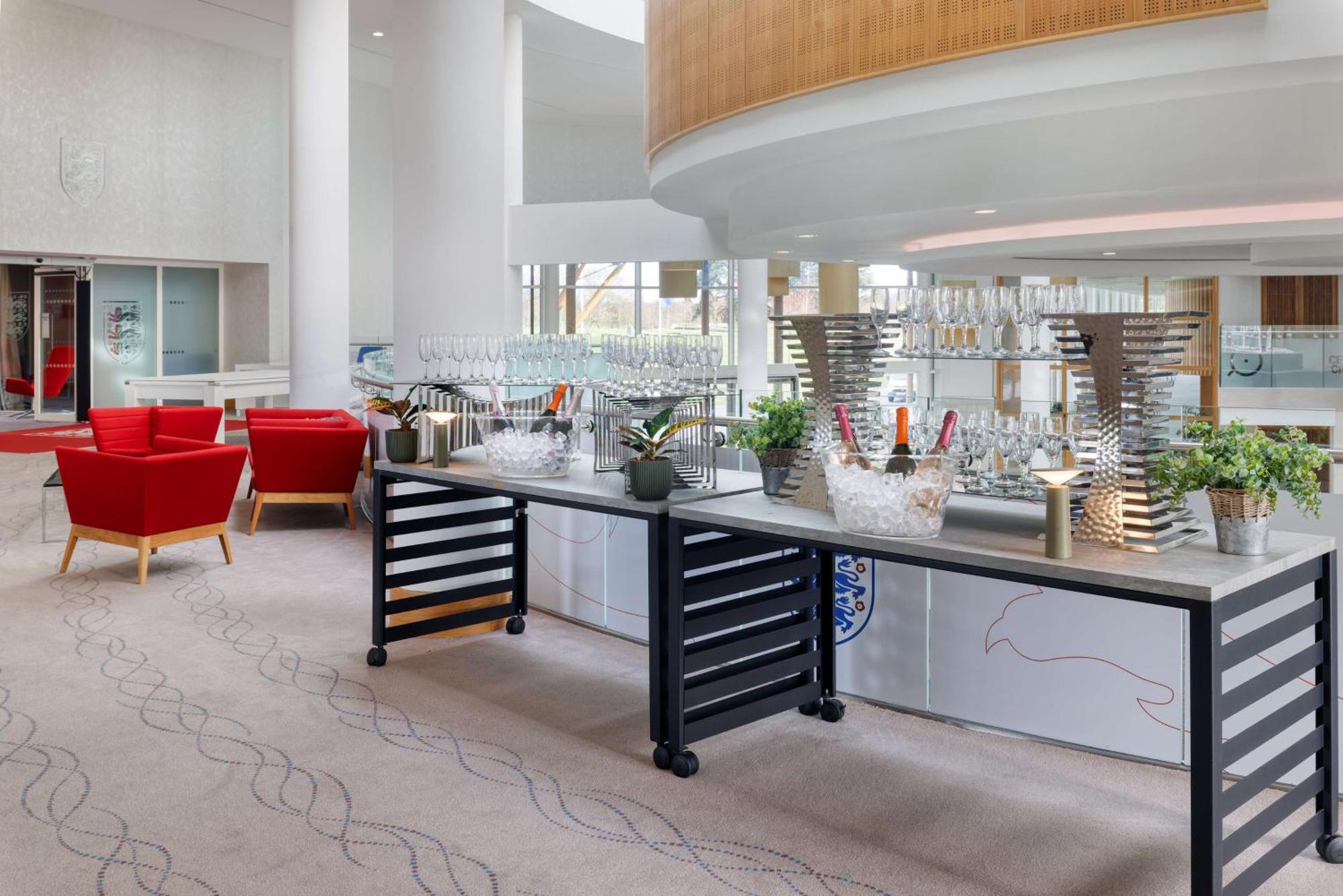Hilton At St George'S Park Hotel Burton-upon-Trent Eksteriør billede