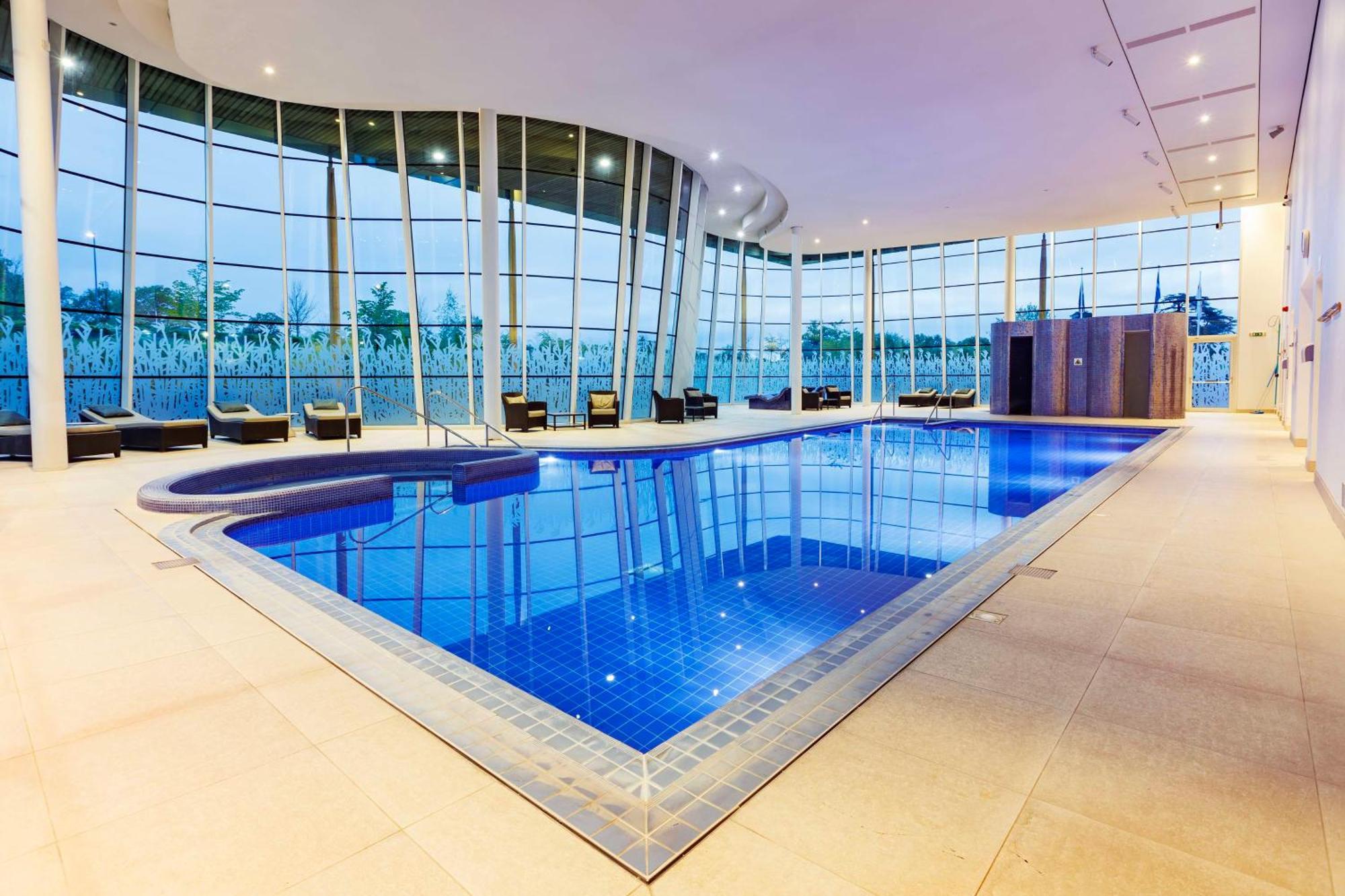 Hilton At St George'S Park Hotel Burton-upon-Trent Eksteriør billede