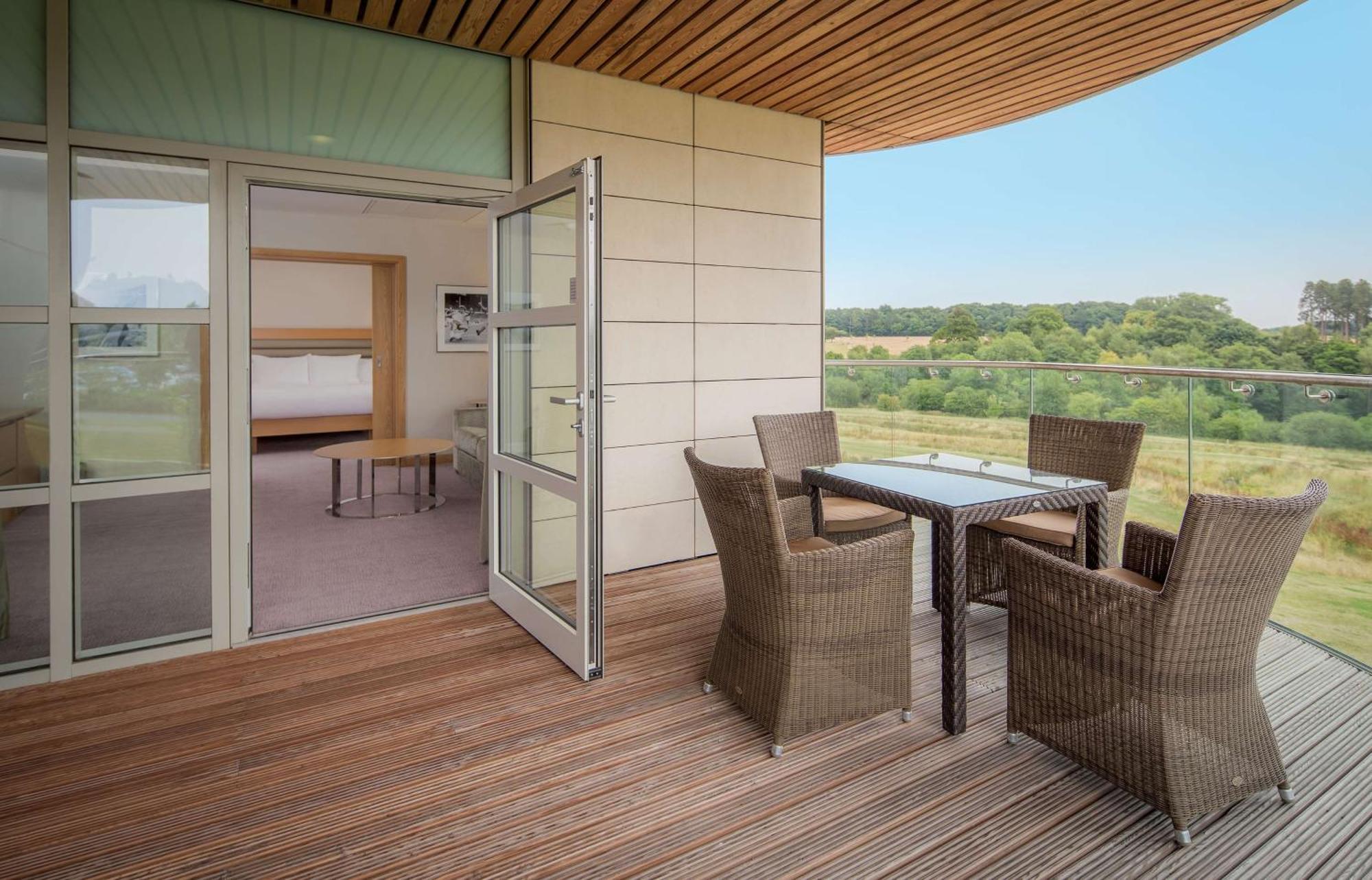 Hilton At St George'S Park Hotel Burton-upon-Trent Eksteriør billede
