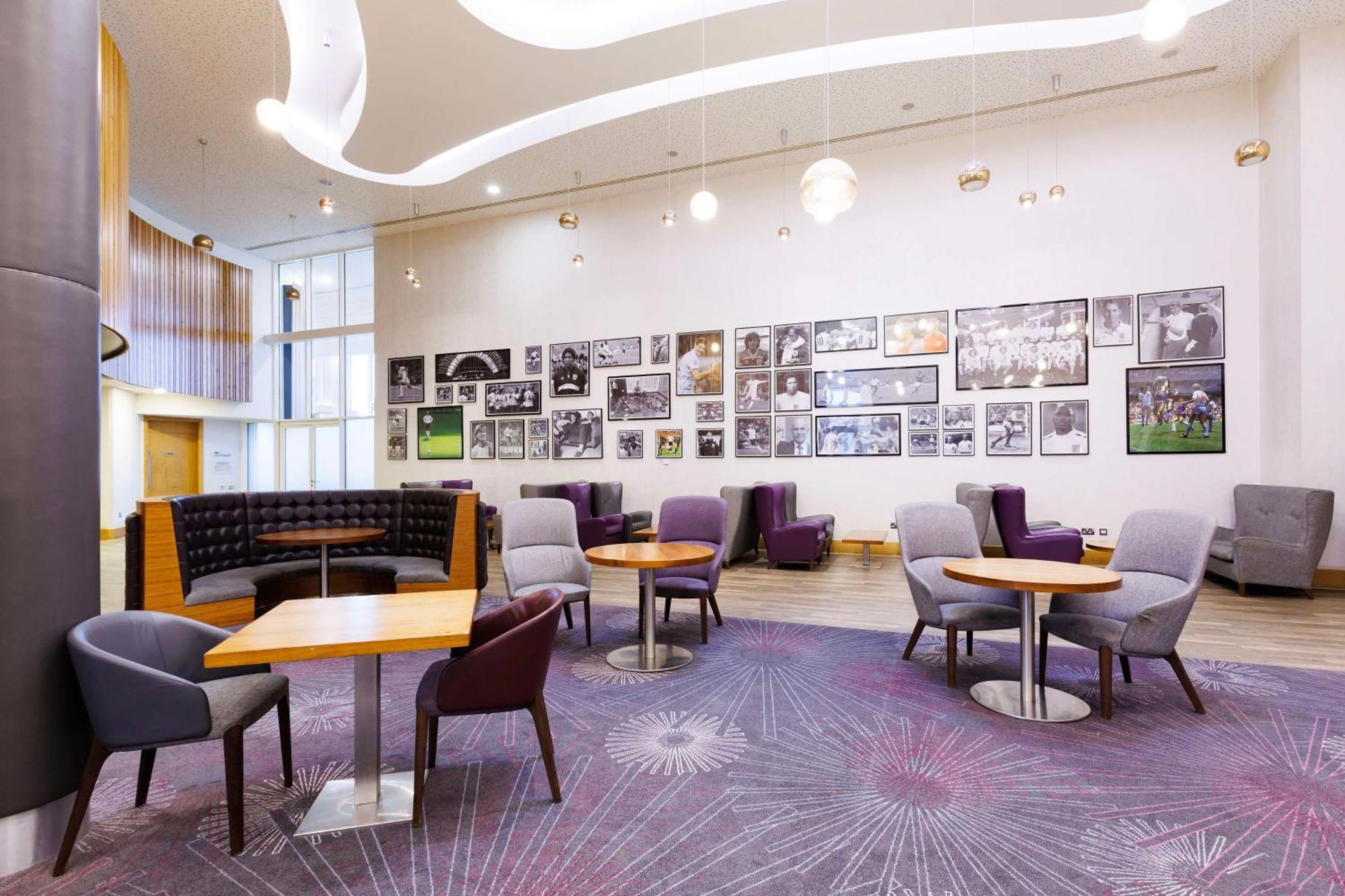 Hilton At St George'S Park Hotel Burton-upon-Trent Eksteriør billede